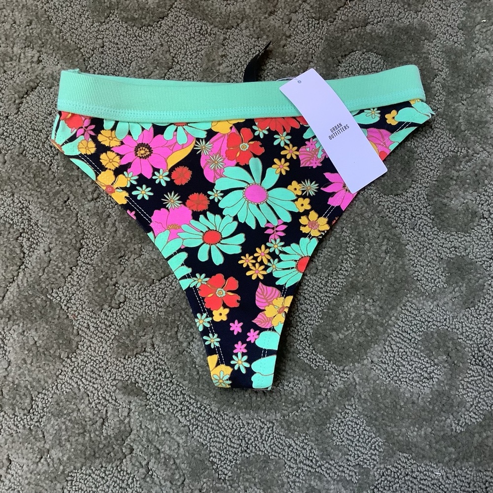 (Bin 6) Urban outfitters printed thong with elastic waist, Size S